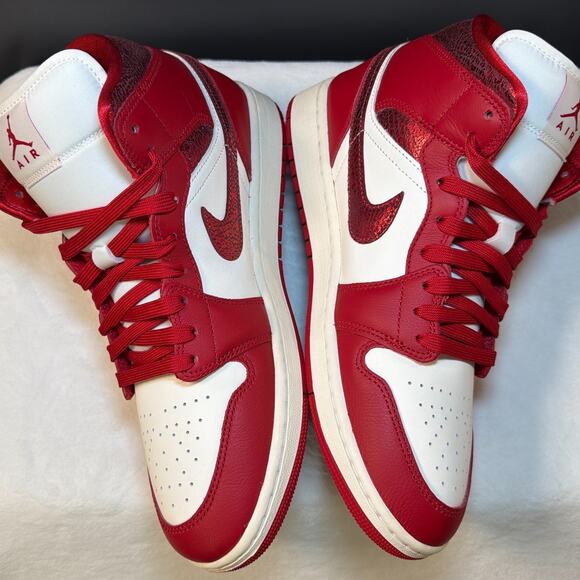 Air Jordan 1 Mid “Valentine’s Day 2025” – HJ9337-106 | 10M/11.5W main image 6